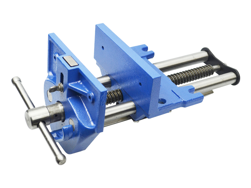 Quick release woodworking vise with iron spindle